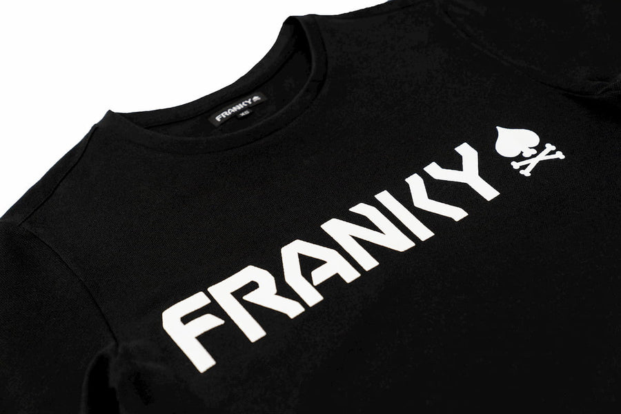 T-Shirt mit Totenkopf auf dem Rücken