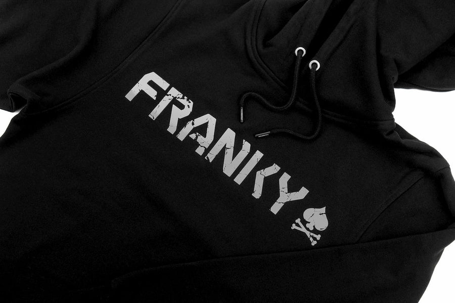 银色带FRANKY标志的连帽衫